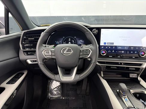 Used 2026 Lexus RX 350h AWD/4WD image 9