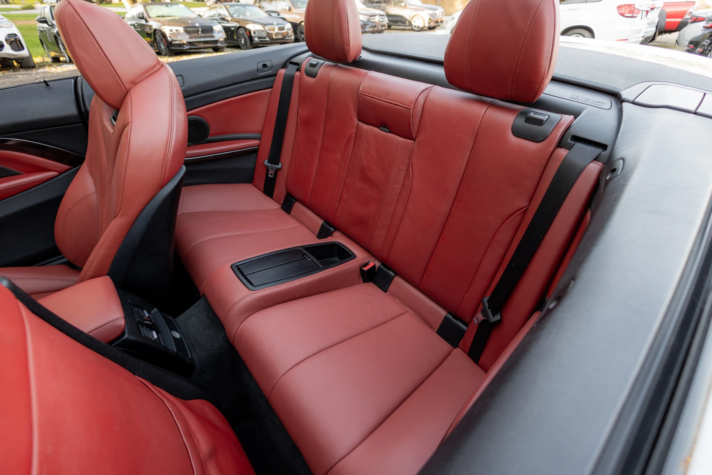 Used 2015 BMW M4 Convertible w/ Executive Package RWD image 28