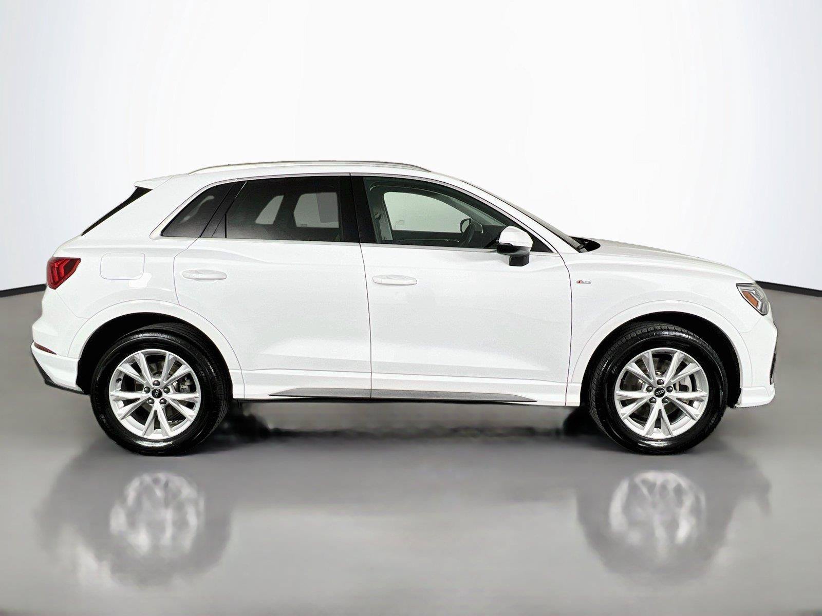 Used 2025 Audi Q3 2.0T Premium AWD/4WD image 7