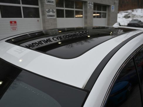 Used 2021 Acura RDX SH-AWD image 11