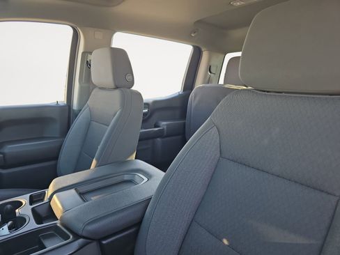 Used 2024 Chevrolet Silverado 1500 Custom Trail Boss w/ Turbomax Blackout Package image 9