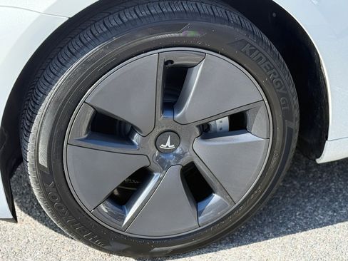 Used 2023 Tesla Model 3 Standard Range image 10