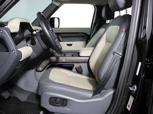 Used 2024 Land Rover Defender 110 X-Dynamic SE AWD/4WD image 9
