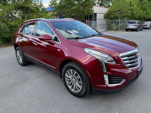 Used 2017 Cadillac XT5 Luxury w/ Driver Awareness Package FWD image 3