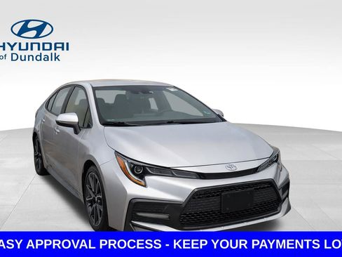 Used 2021 Toyota Corolla SE w/ SE Premium Package FWD image 3