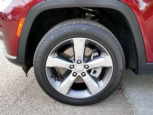Used 2021 Jeep Grand Cherokee L Limited w/ Trailer Tow Package AWD/4WD image 14