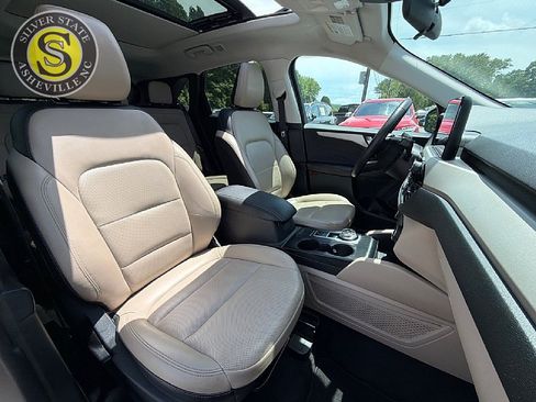 Used 2021 Ford Escape SEL w/ Technology Package FWD image 18