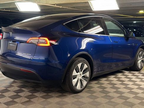 Used 2021 Tesla Model Y Long Range AWD/4WD image 7