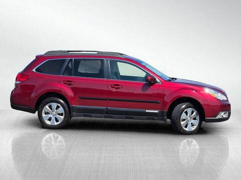 Used 2011 Subaru Outback 3.6R Premium AWD/4WD image 3
