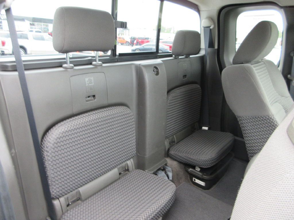 Used 2011 Nissan Frontier SV AWD/4WD image 19