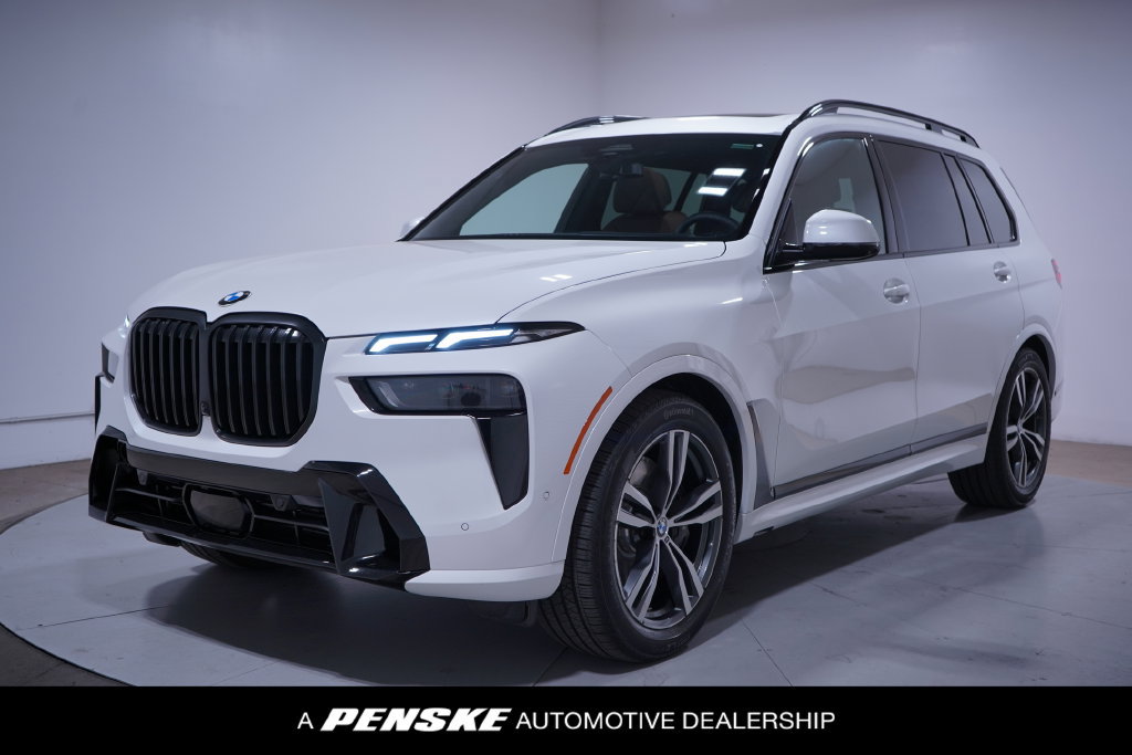 Used 2026 BMW X7 xDrive40i w/ M Sport Package AWD/4WD image 1