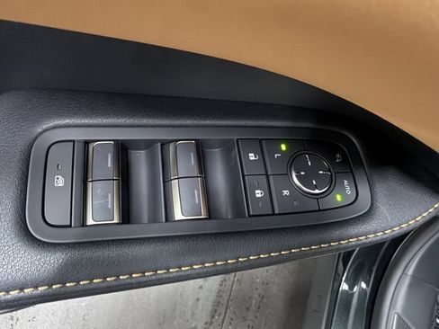 New 2026 Lexus RX 450h AWD image 17