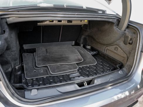 Used 2020 Jaguar XE S image 54