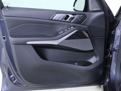 Used 2022 BMW X7 M50i image 22