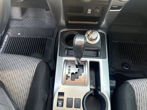 Used 2018 Toyota 4Runner SR5 image 15