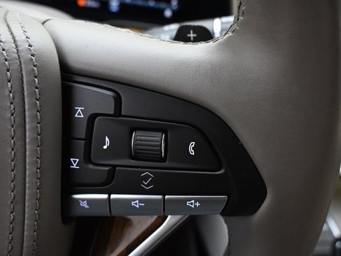 Used 2022 Cadillac Escalade Sport Platinum w/ LPO, Floor Liner Package AWD/4WD image 38