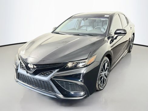 Used 2024 Toyota Camry SE w/ Convenience Package FWD image 4