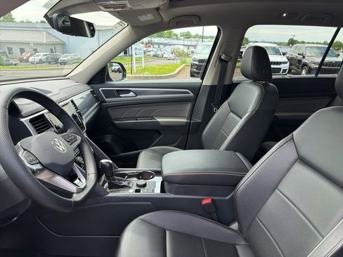 Used 2023 Volkswagen Atlas SEL R-Line AWD/4WD image 7