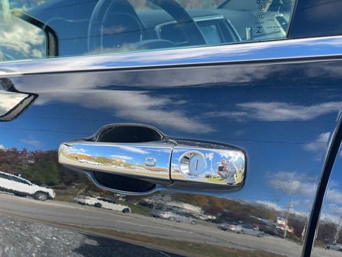 Used 2018 Jeep Grand Cherokee Limited image 30