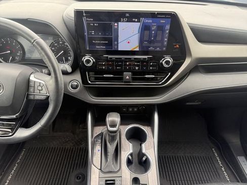 Used 2020 Toyota Highlander Limited AWD/4WD image 11
