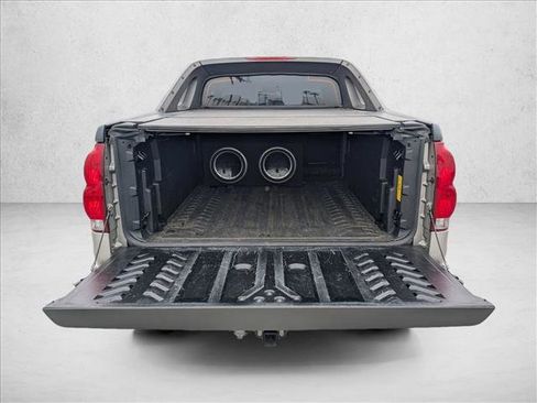 Used 2004 Chevrolet Avalanche 2WD image 6