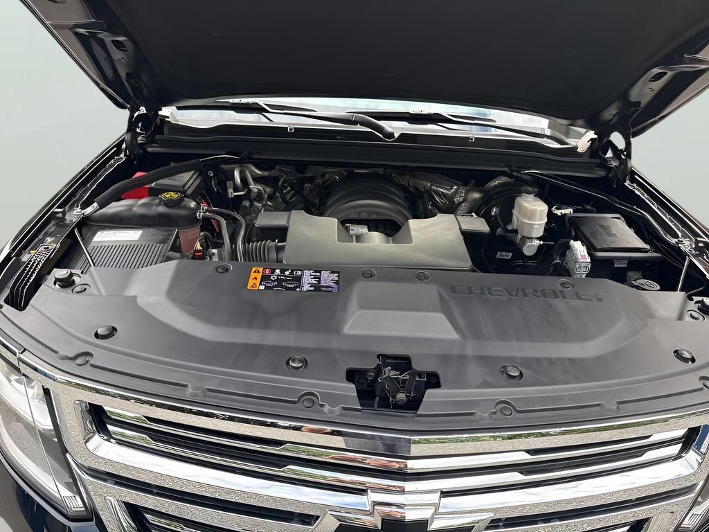 Used 2017 Chevrolet Suburban Premier AWD/4WD image 16
