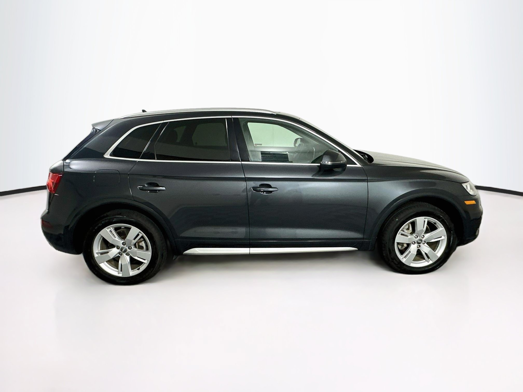 Used 2018 Audi Q5 2.0T Premium Plus w/ Premium Plus Package AWD/4WD image 10
