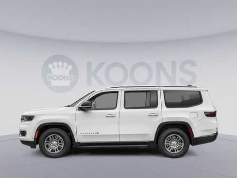 Used 2024 Jeep Wagoneer 4WD image 4