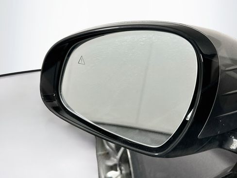 Used 2025 Genesis G70 2.5T RWD image 16
