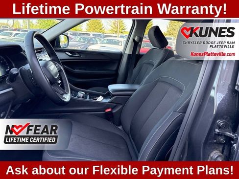 Used 2023 Jeep Grand Cherokee Laredo AWD/4WD image 13