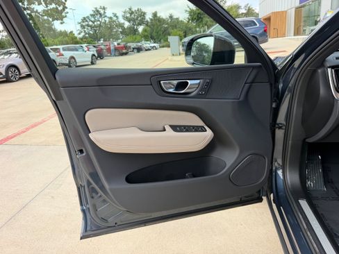 Certified 2026 Volvo XC60 B5 Plus AWD/4WD image 22