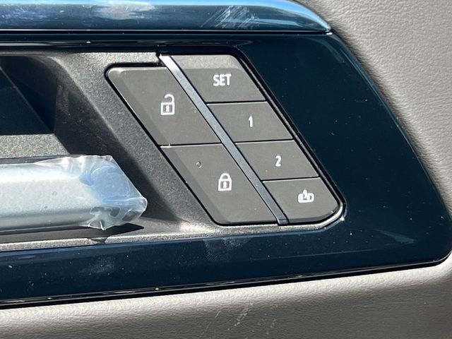 New 2026 Chevrolet Tahoe High Country AWD/4WD image 19