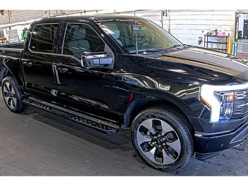 Used 2024 Ford F150 Lightning Platinum AWD/4WD image 2