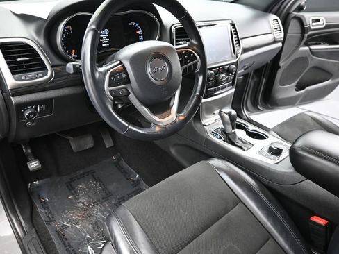 Used 2022 Jeep Grand Cherokee Laredo X AWD/4WD image 12