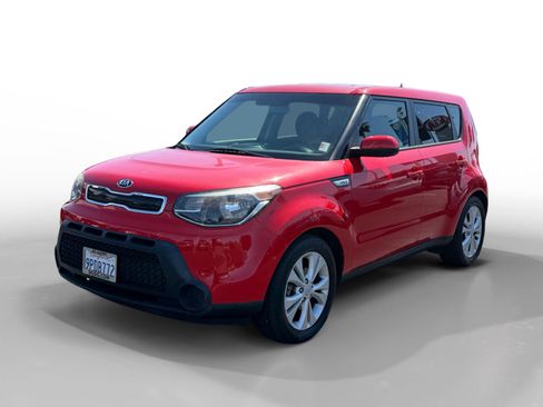 Used 2015 Kia Soul + FWD image 1