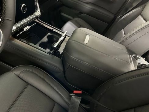 New 2026 GMC Yukon XL Denali w/ Denali Reserve Package AWD/4WD image 16