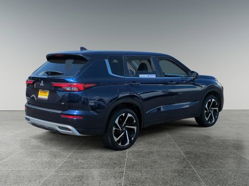 Used 2024 Mitsubishi Outlander SE image 5