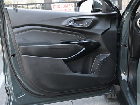 Used 2025 Chevrolet Trax LT image 20