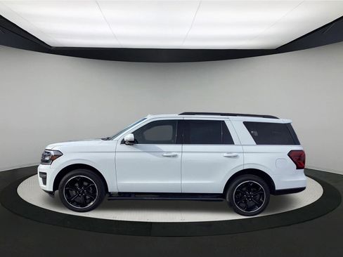 Used 2022 Ford Expedition Limited image 5