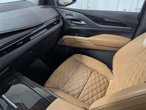 Used 2021 Cadillac Escalade ESV Premium Luxury AWD/4WD image 8