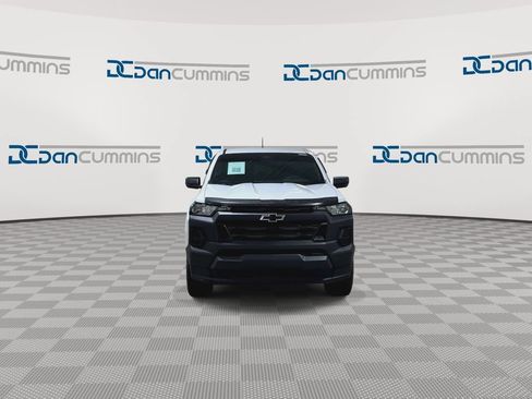 Used 2025 Chevrolet Colorado W/T w/ WT Custom Package AWD/4WD image 4