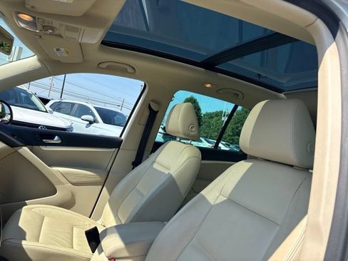 Used 2012 Volkswagen Tiguan SEL AWD/4WD image 10