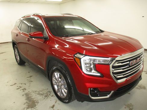 Used 2022 GMC Terrain SLT AWD/4WD image 1