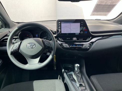 Used 2019 Toyota C-HR LE FWD image 17