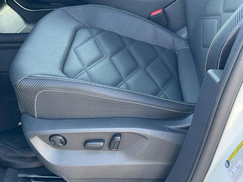 Used 2024 Volkswagen Atlas Cross Sport SE image 30