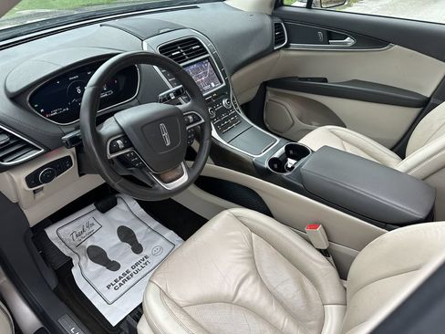 Used 2019 Lincoln Nautilus Select FWD image 9