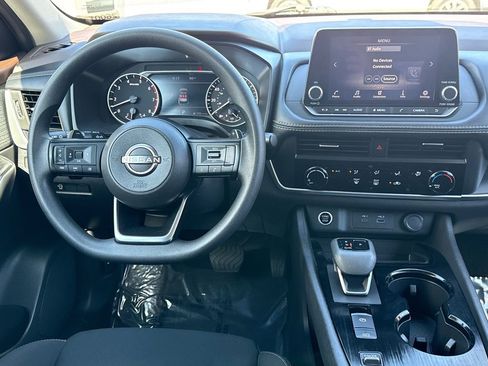 Used 2023 Nissan Rogue S image 17