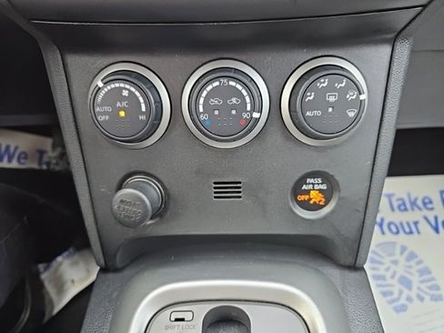 Used 2011 Nissan Rogue SV w/ SL Pkg image 16