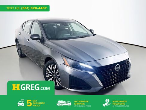 Used 2025 Nissan Altima 2.5 SV FWD image 1