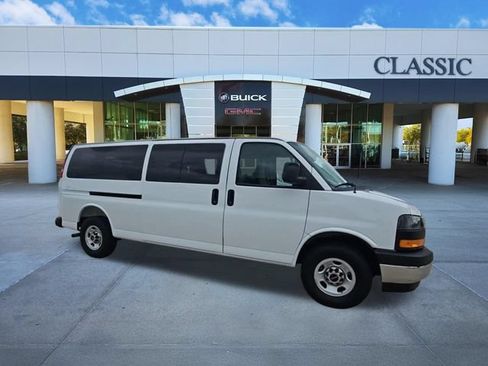 Used 2025 GMC Savana 3500 LT w/ LT Preferred Equipment Group RWD image 9